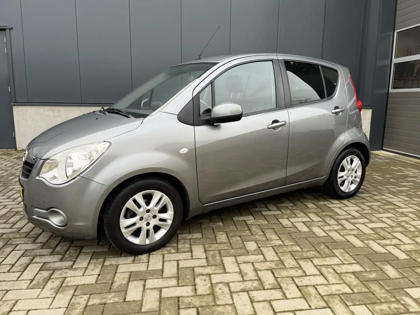 Opel Agila 1.2 Edition Сірий - 2