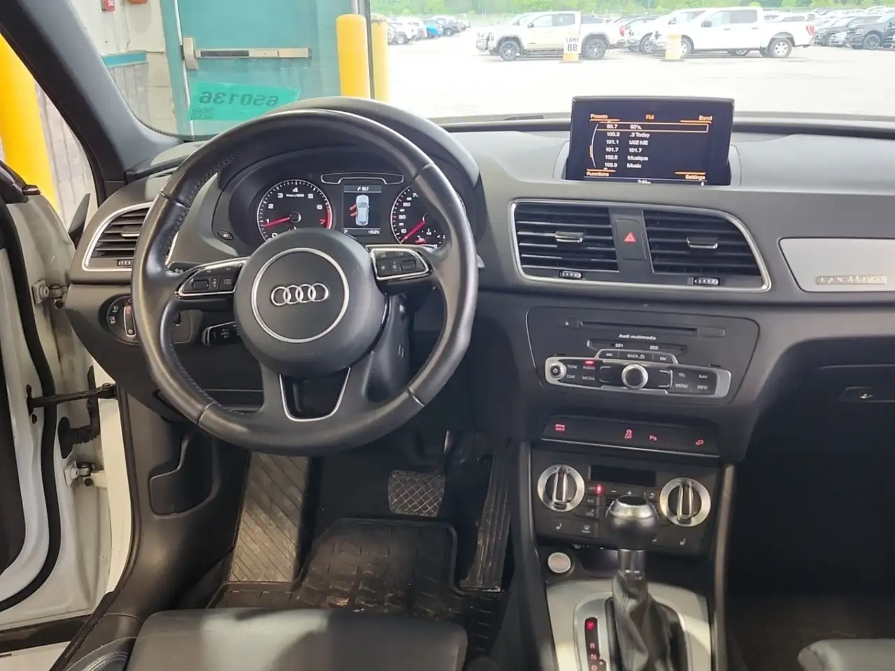 Audi Q3 снимка Audi Q3