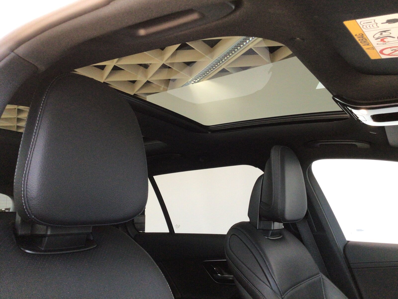 Mercedes-Benz C 300 C 300 e T AMG Premium Plus/Night/Pano/Distr/Head — photo 13
