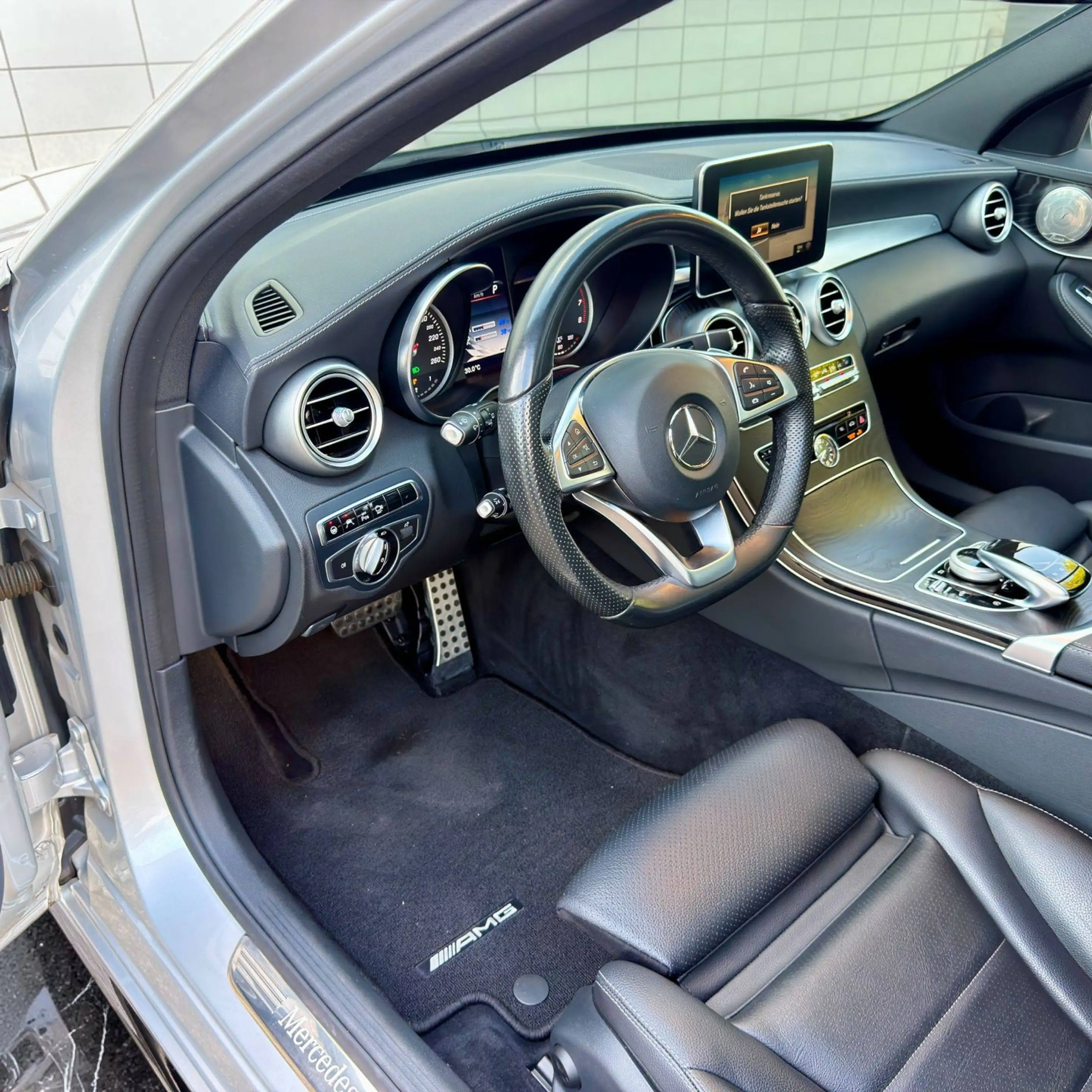 Mercedes-Benz C 400 C 400 T*4Matic*C43 AMG Optik*Panorama*360° Kamera — photo 10