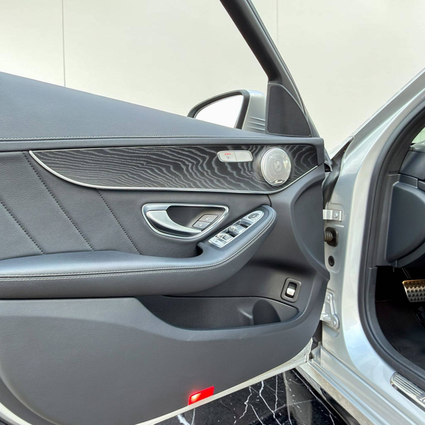 Mercedes-Benz C 400 C 400 T*4Matic*C43 AMG Optik*Panorama*360° Kamera — photo 7