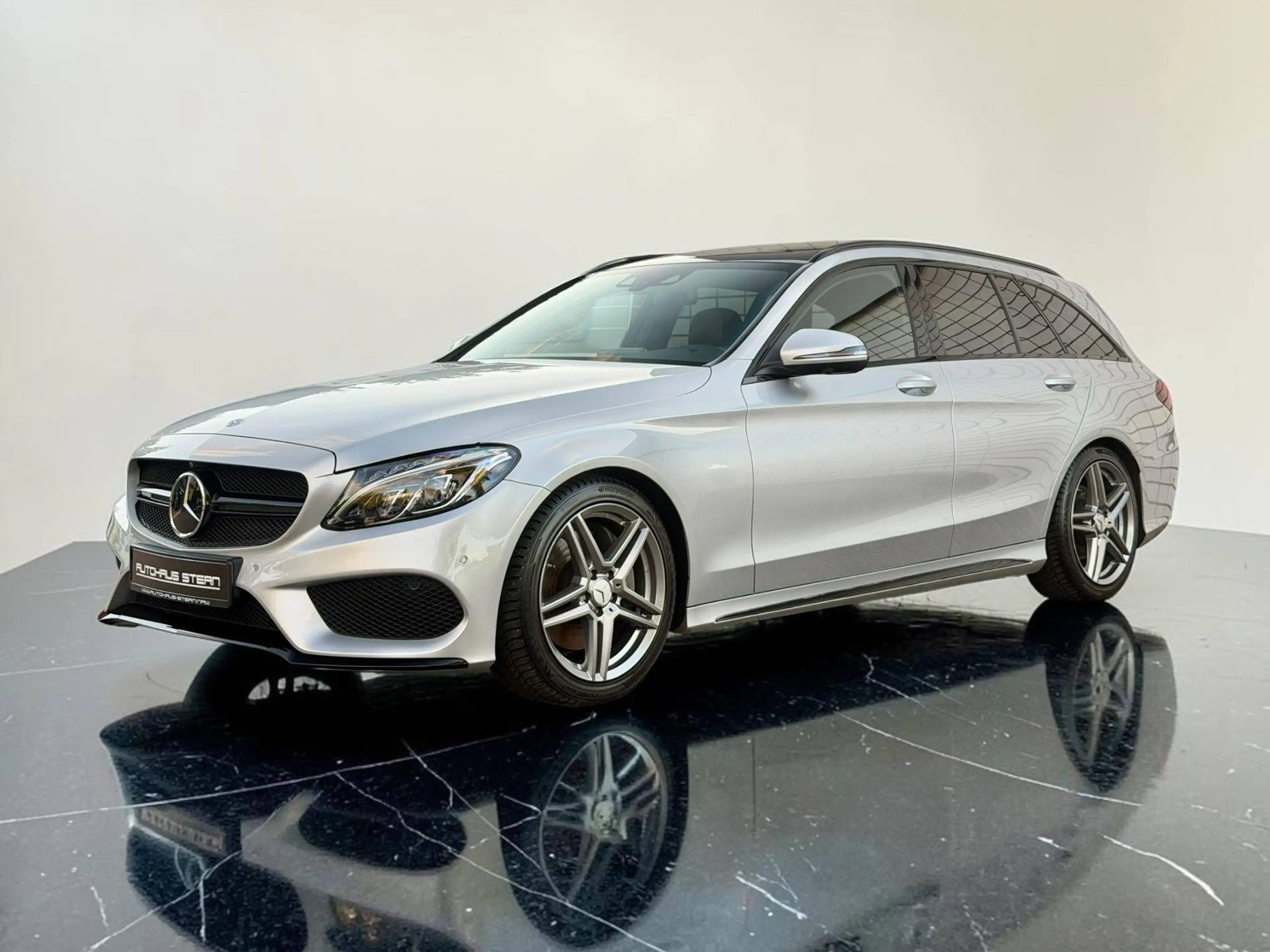 Mercedes-Benz C 400 C 400 T*4Matic*C43 AMG Optik*Panorama*360° Kamera — photo 5