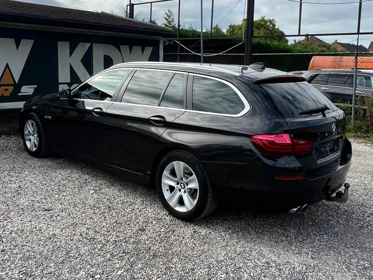 BMW 518 518d Touring Aut. Luxury Line Grijs - 2