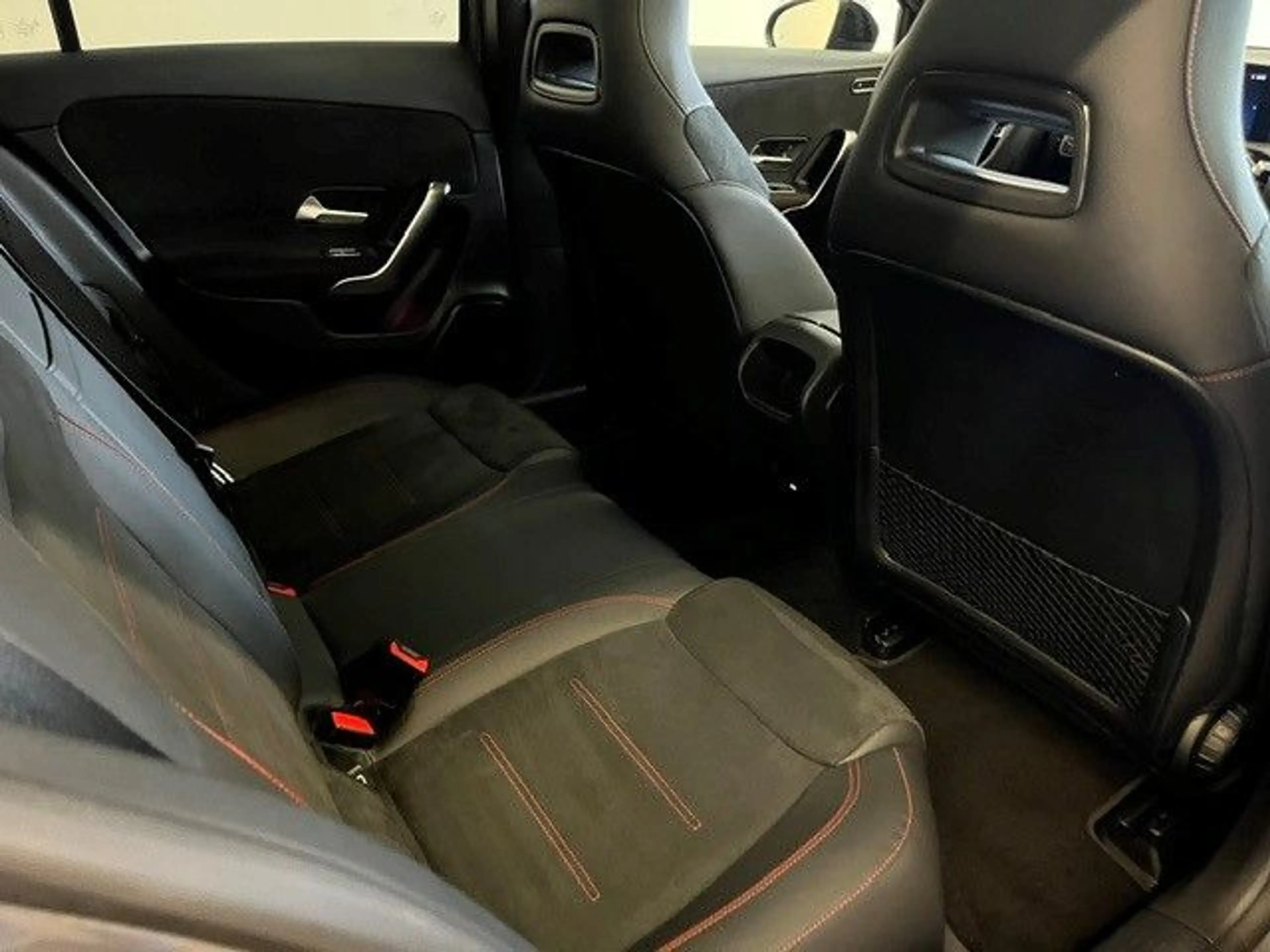 Mercedes-Benz A 250 e AMG-Line Panorama Distronic Keyless Go — photo 8
