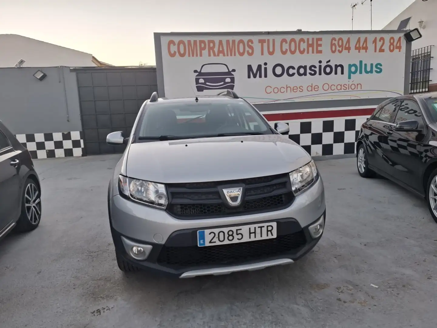 Dacia Sandero 0.9 TCE Stepway 90 Plateado - 1