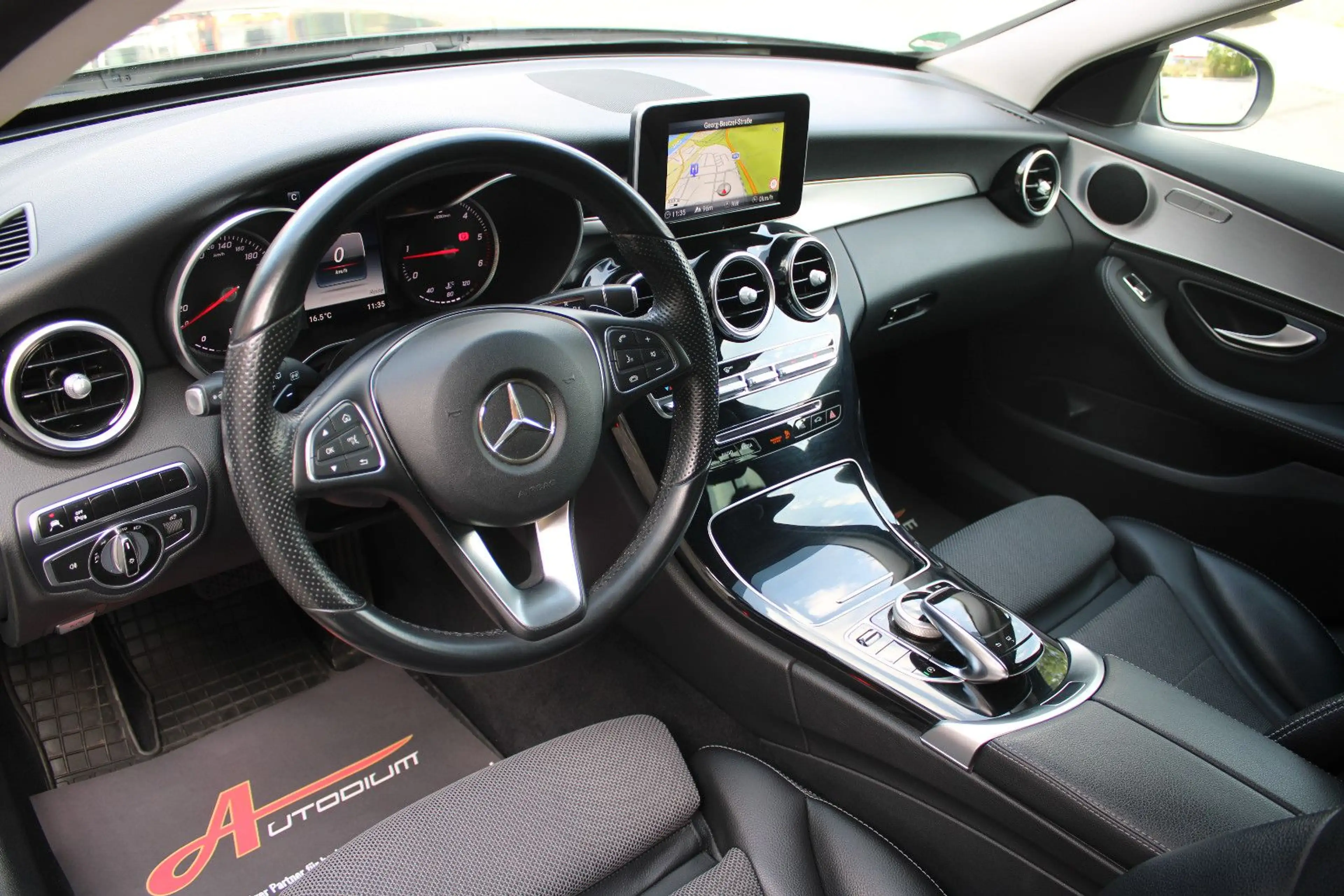 Mercedes-Benz C 250 d Avantgarde/Kamera/AHK!/Leder/ILS/Ambiente — photo 11