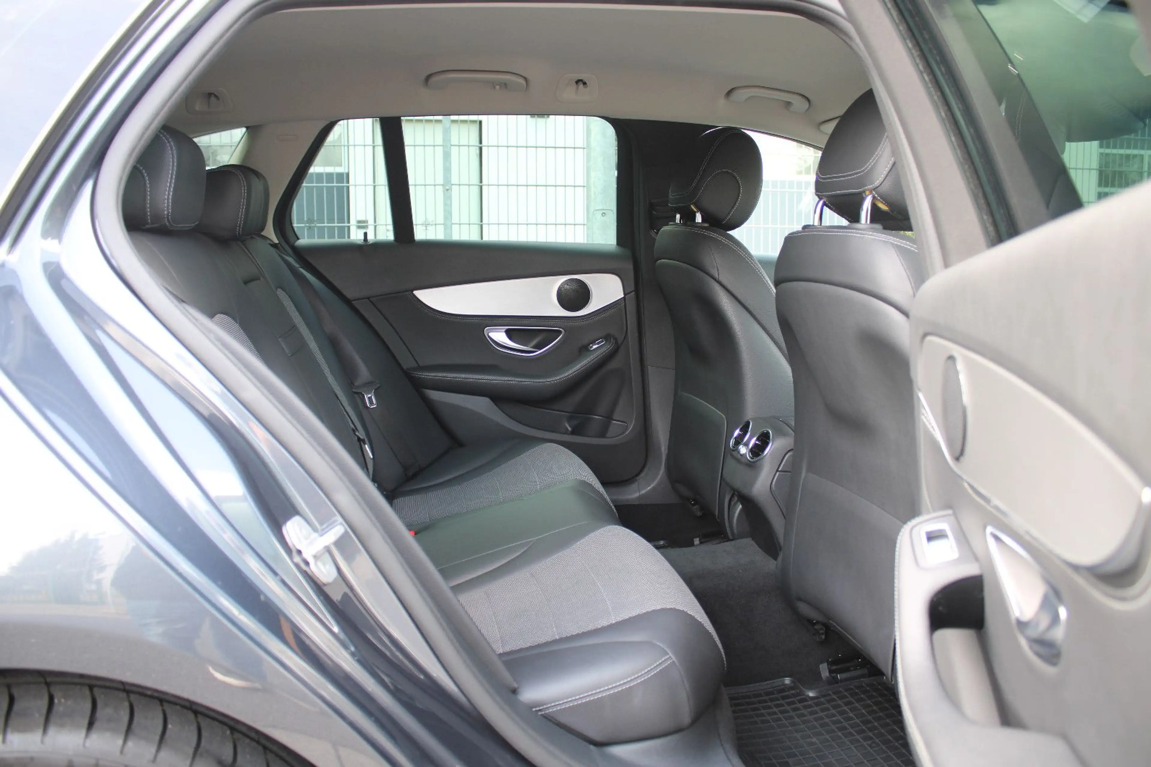 Mercedes-Benz C 250 d Avantgarde/Kamera/AHK!/Leder/ILS/Ambiente — photo 15