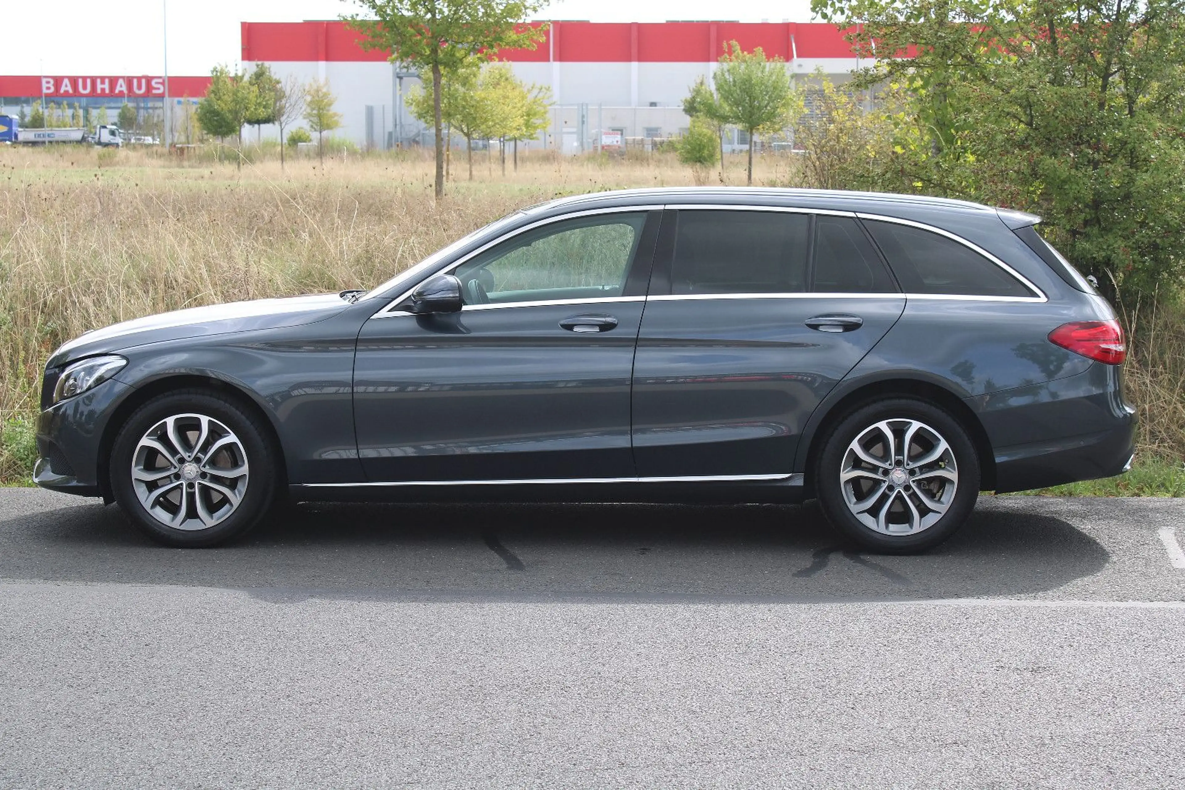 Mercedes-Benz C 250 d Avantgarde/Kamera/AHK!/Leder/ILS/Ambiente — photo 6