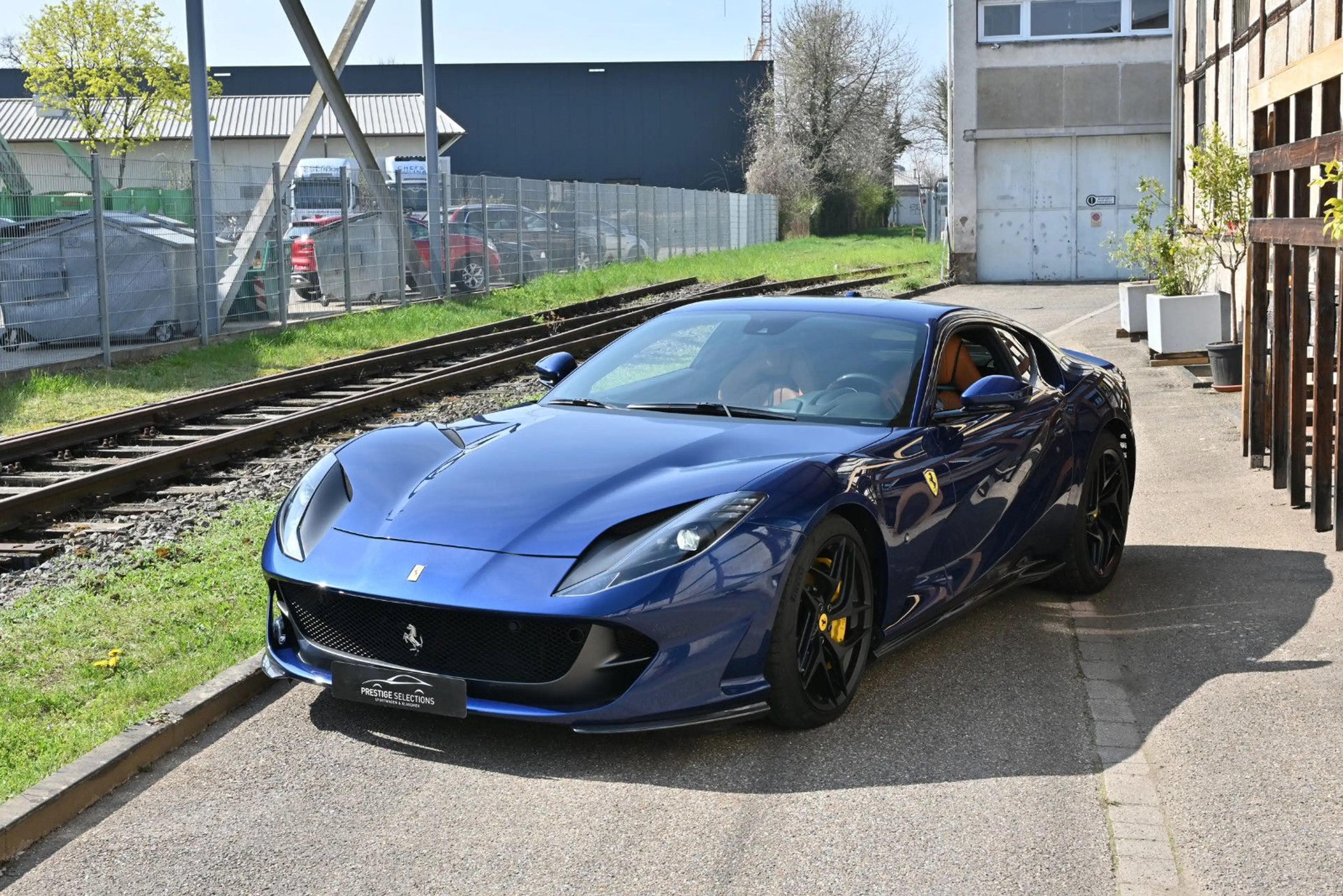 Ferrari 812 Superfast/Carbon/Power Garantie/LED/SiHe/Top — photo 11