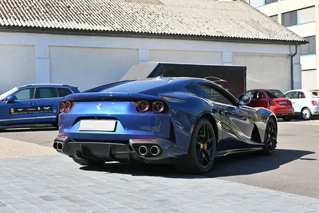 Ferrari 812 view 23
