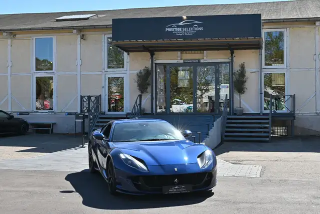 Ferrari 812 view 13