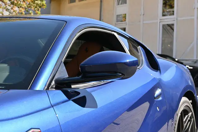 Ferrari 812 view 18