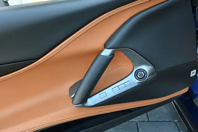 Ferrari 812 view 11