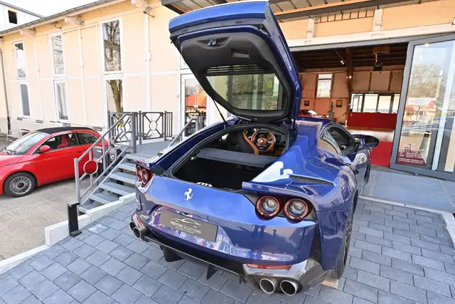 Ferrari 812 view 15