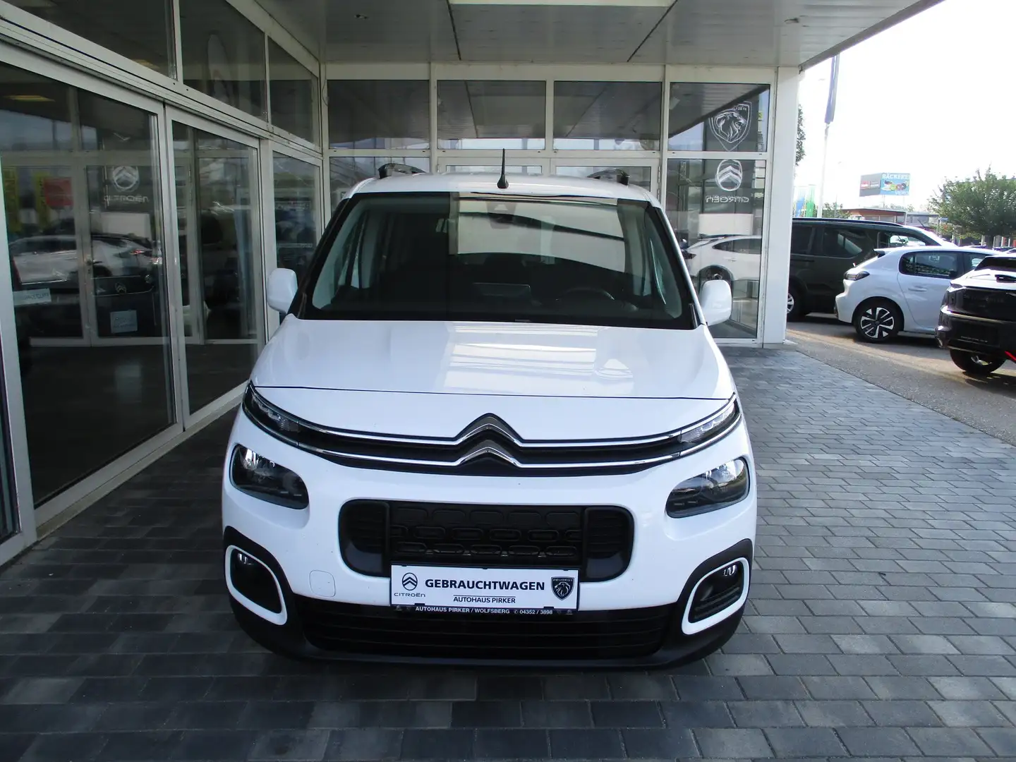 Citroen Berlingo Feel XL BHDi 130, 7-Sitze Weiß - 2