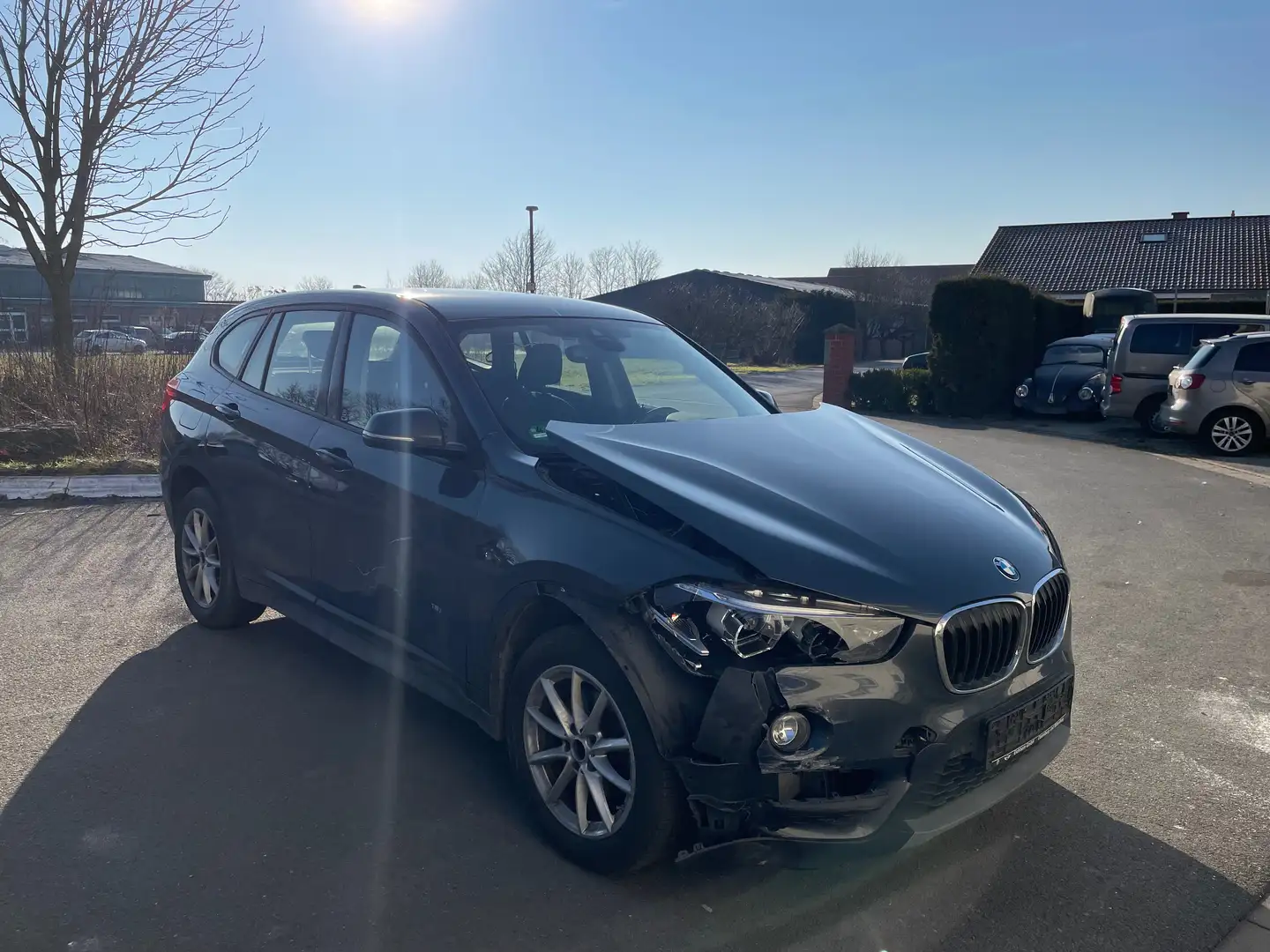 BMW X1 sDrive 18 i Advantage Gris - 1