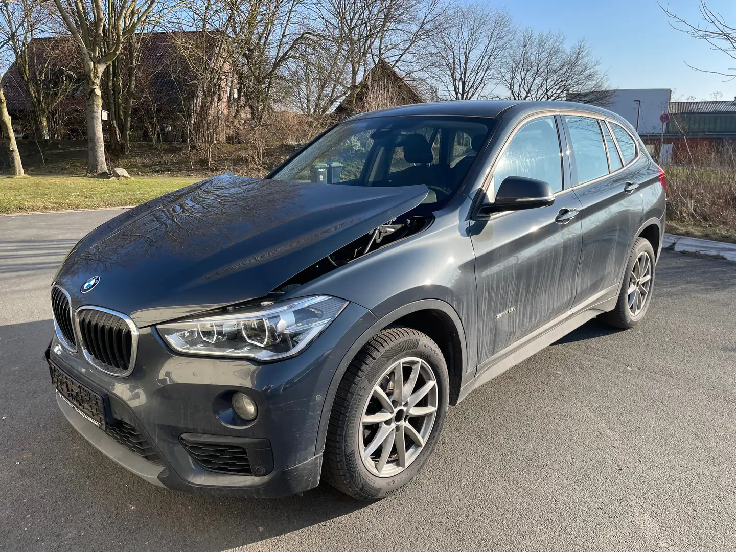 BMW X1 sDrive 18 i Advantage Gris - 2