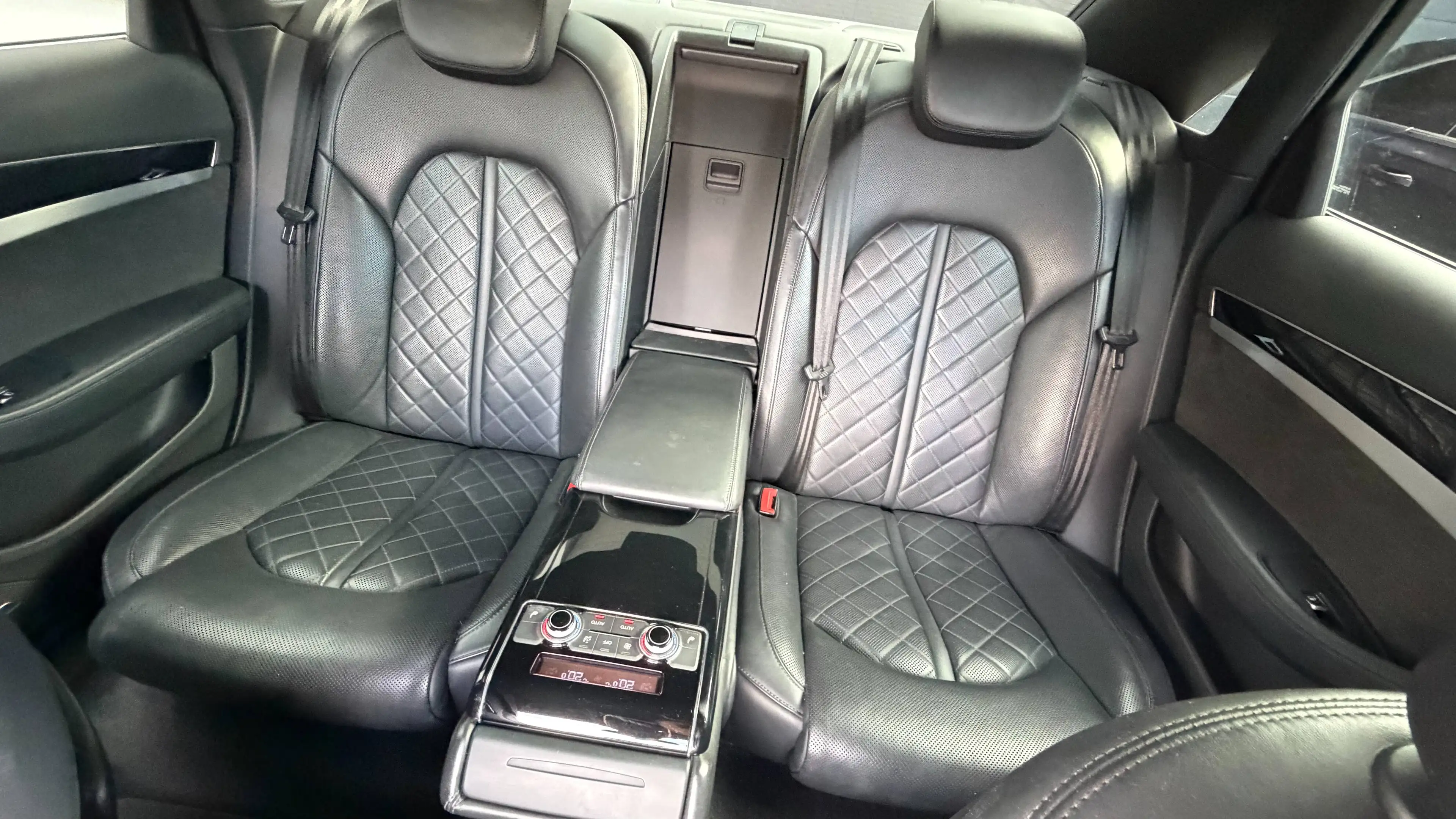 Audi A8 3.0 TDI quattro — photo 12