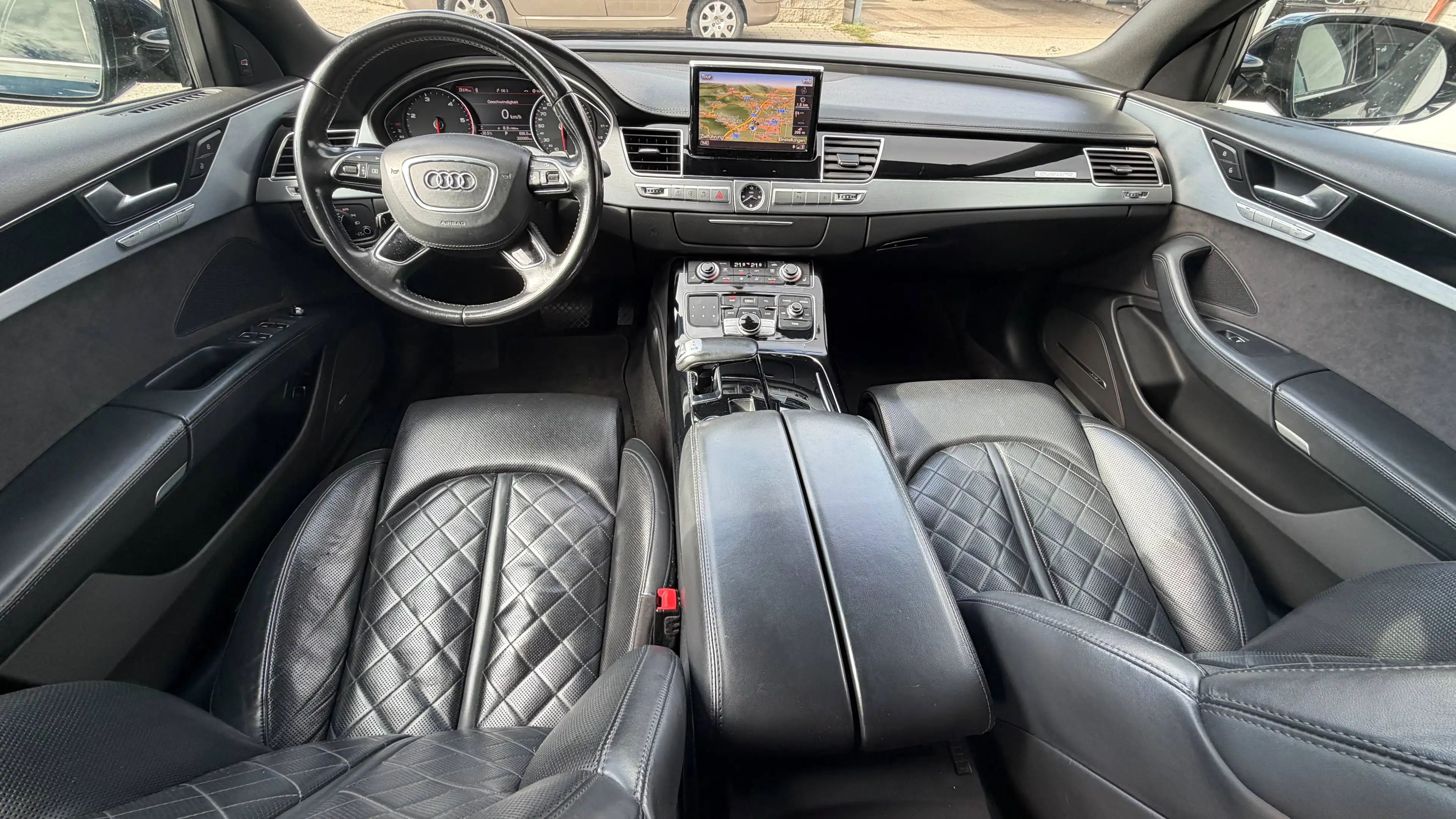 Audi A8 3.0 TDI quattro — photo 10
