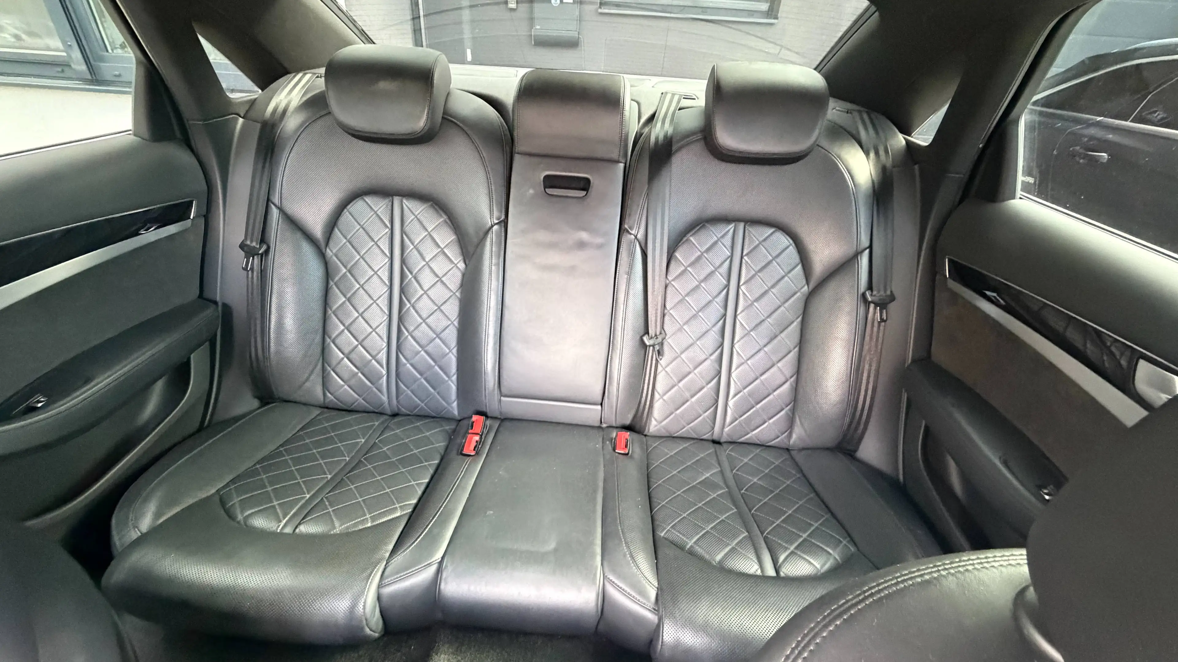 Audi A8 3.0 TDI quattro — photo 14