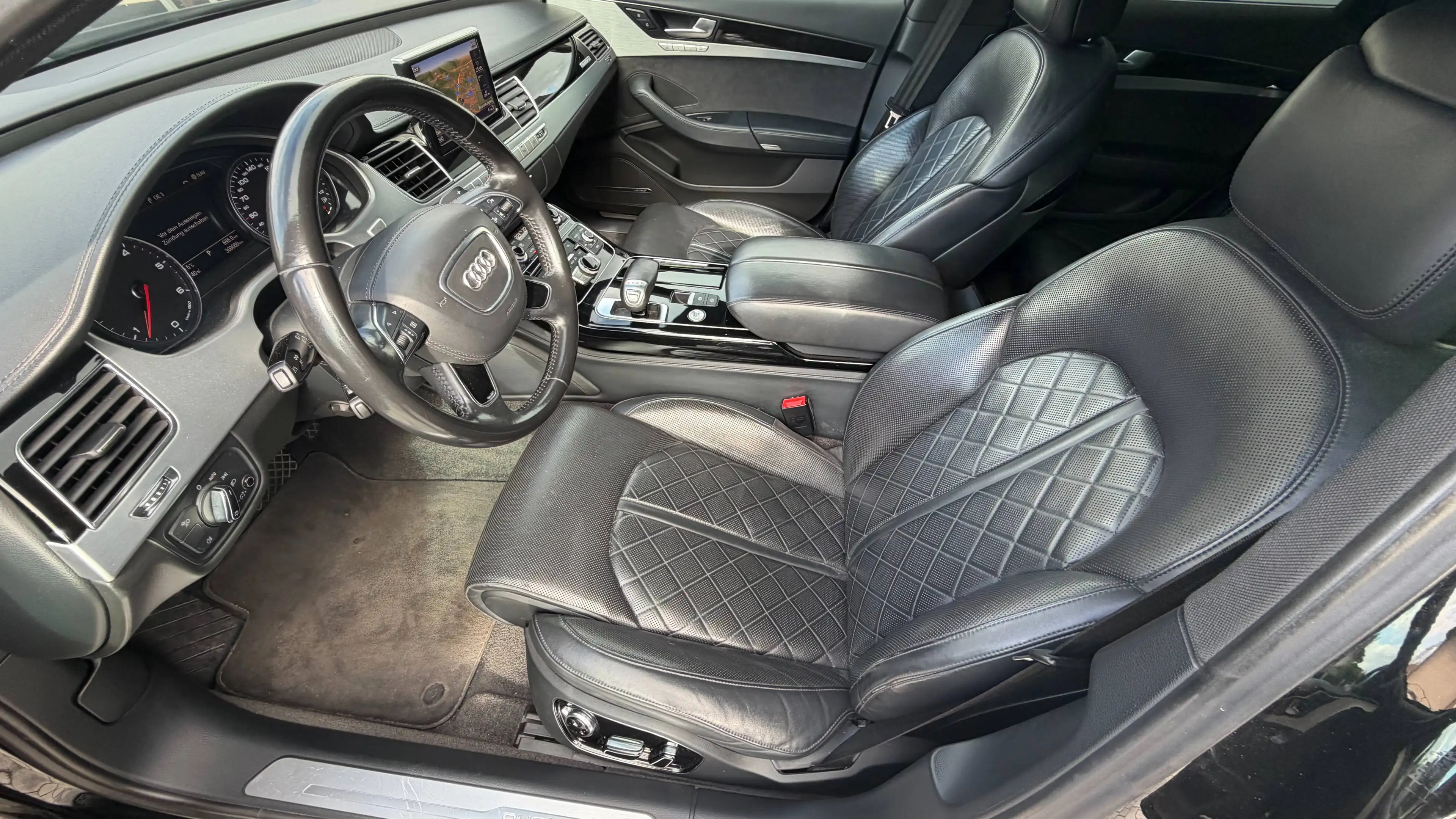 Audi A8 3.0 TDI quattro — photo 13