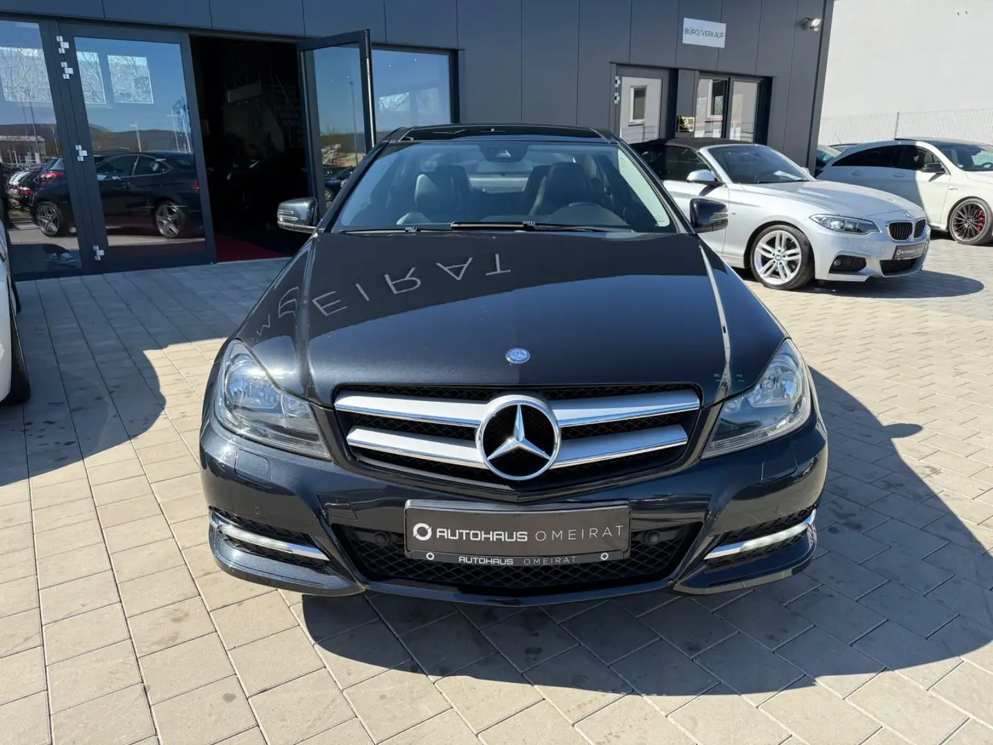 Mercedes-Benz C 180 CGI BE Panorama/18"AMG/Comand/Automatik Schwarz - 2