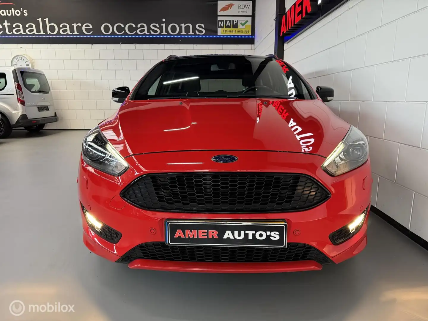 Ford Focus Wagon 1.5 ST-Line/Nieuwe APK/Navi/Led/Nette auto! Rouge - 2