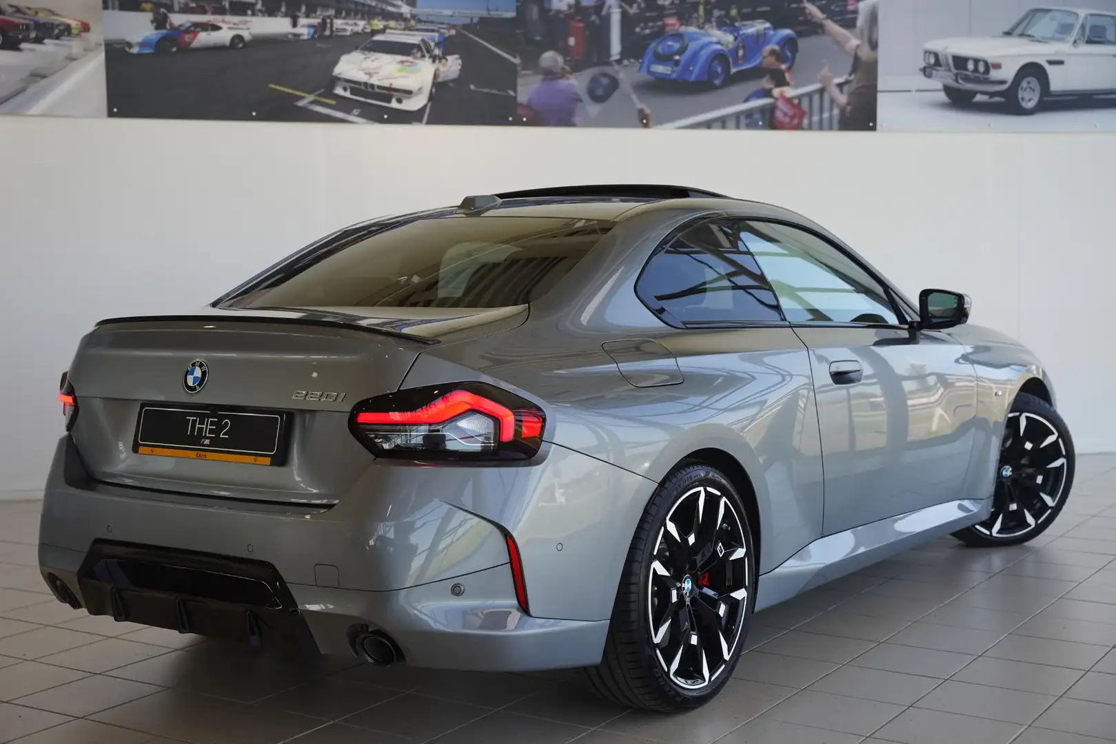 BMW 220 2 Serie 220i Coupé | M Sportpakket Pro | Innovatio Grijs - 2