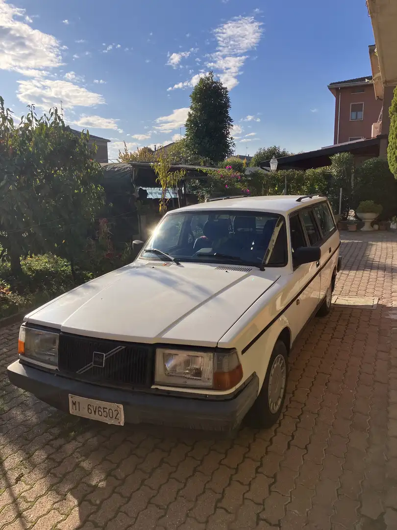 Volvo 240 SW 2.3i GLT White - 2