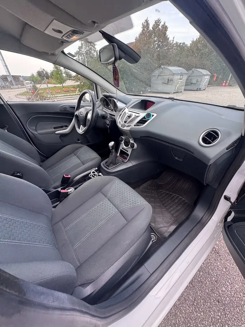 Ford Fiesta 1.4 Ghia - 2