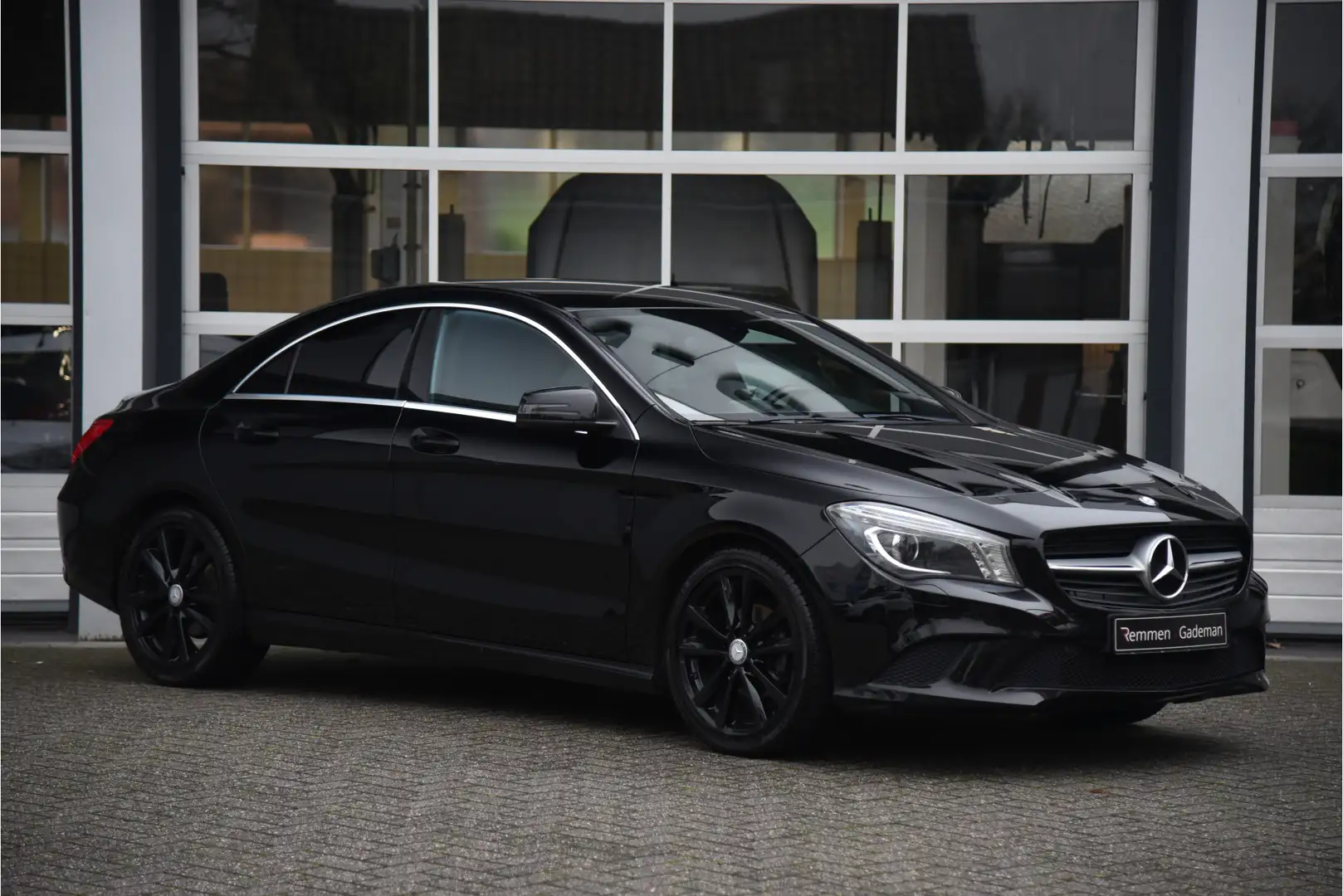 Mercedes-Benz CLA 180 BlueEFF. Ambition Zwart - 1