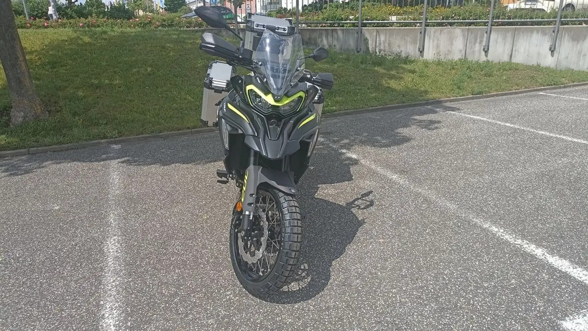 Benelli TRK 702 X E5 - kostenloses Kofferset Grijs - 1