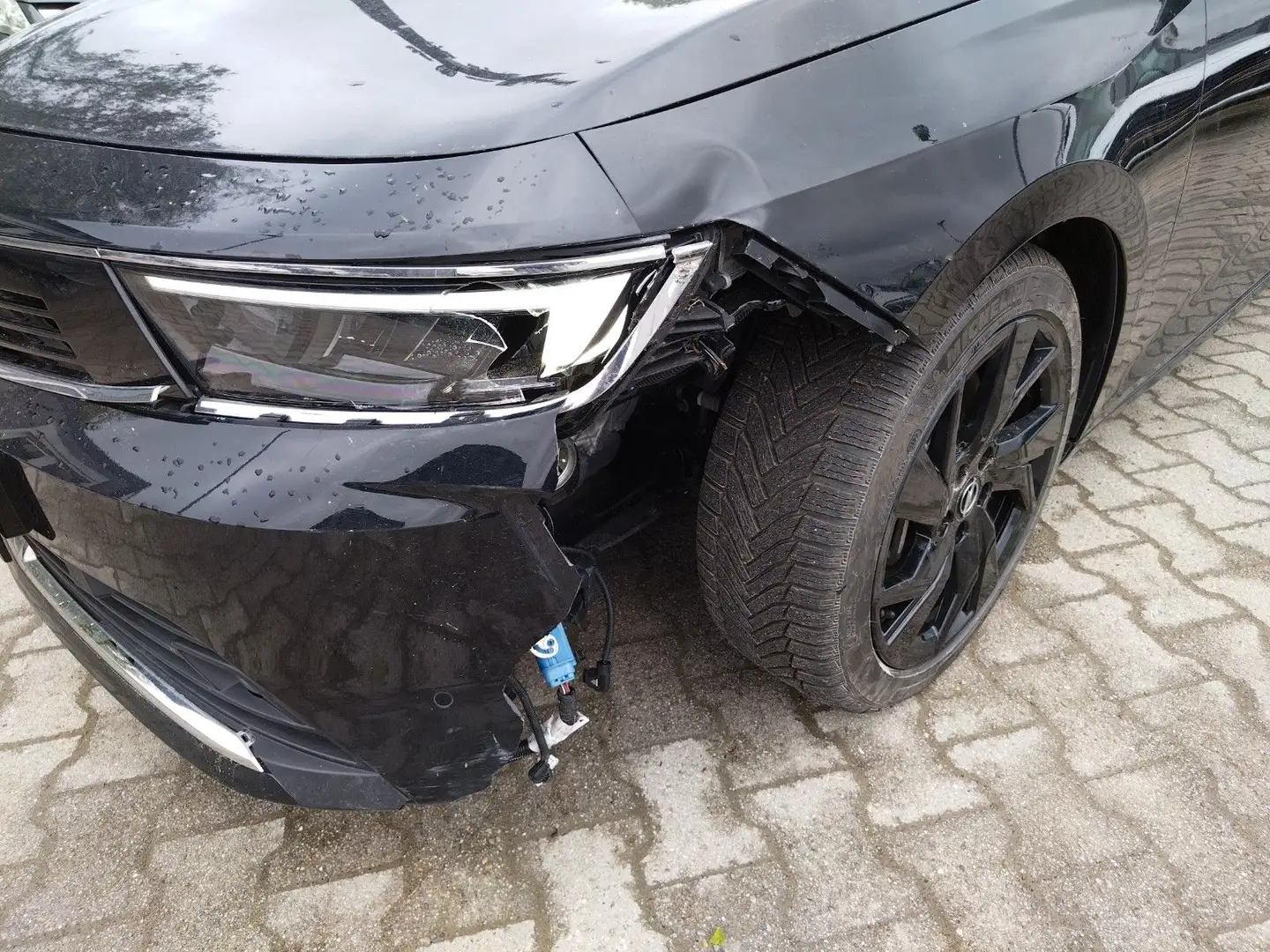 Opel Astra L Lim. 5-trg. Business Edition Plug-in-Hyb Negro - 1