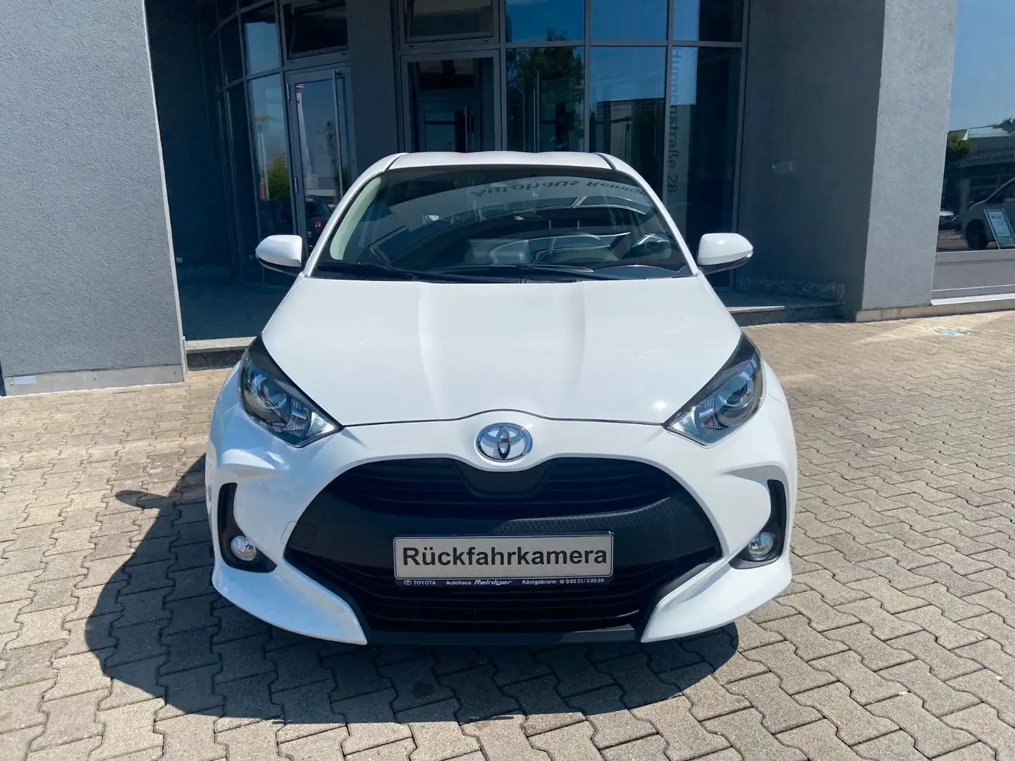 Toyota Yaris 1.5 l-VVT-i Comfort*RFK,Alufelgen,Tempomat Weiß - 2