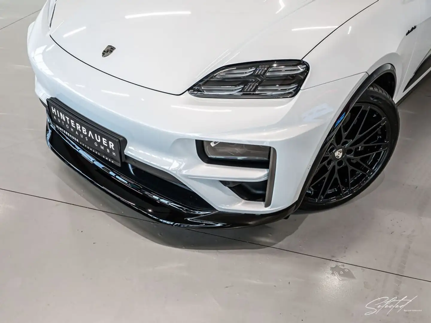 Porsche Macan Turbo*AHK*PANO*LED*BURMESTER*HEAD-UP*22''ZOLL Grau - 2