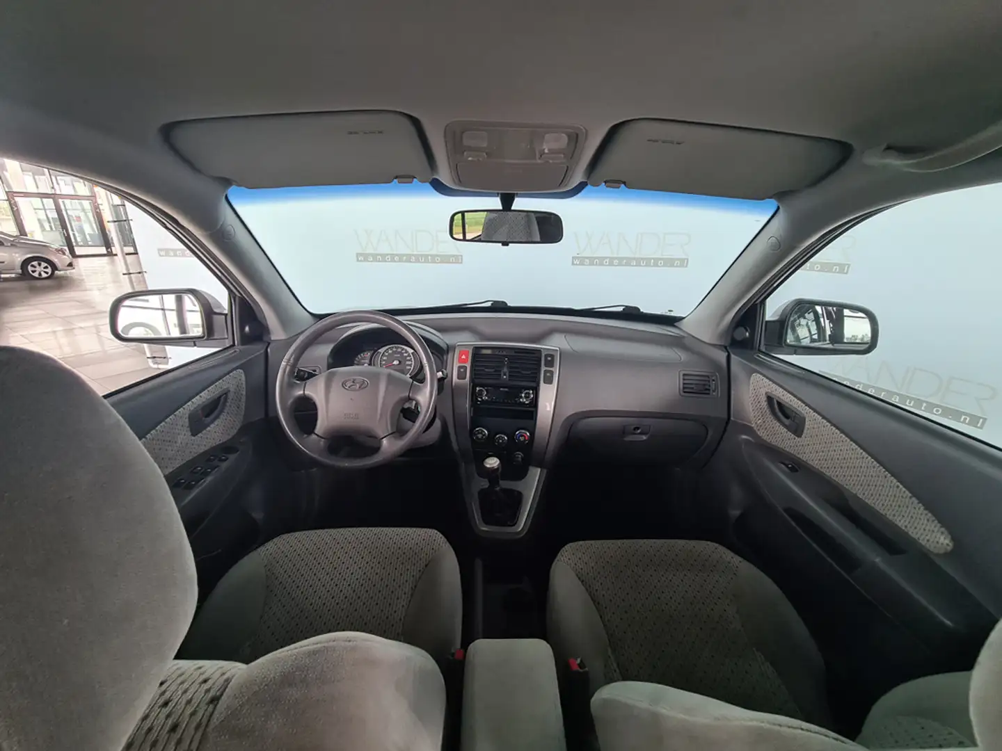 Hyundai TUCSON 2.0i Dynamic /Airco/Trekhaak Grijs - 2