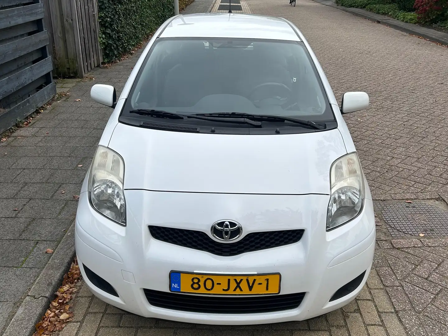 Toyota Yaris Yaris 1.3 VVTi Aspiration Biały - 2