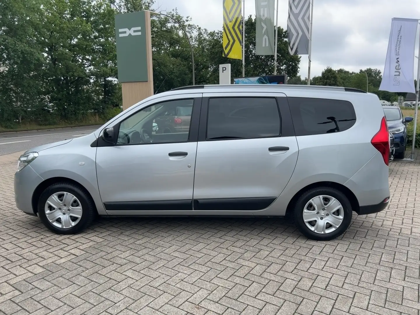 Dacia Lodgy Comfort Blue dCi 115  *SHZ,1.Hand,Navi* Gris - 2