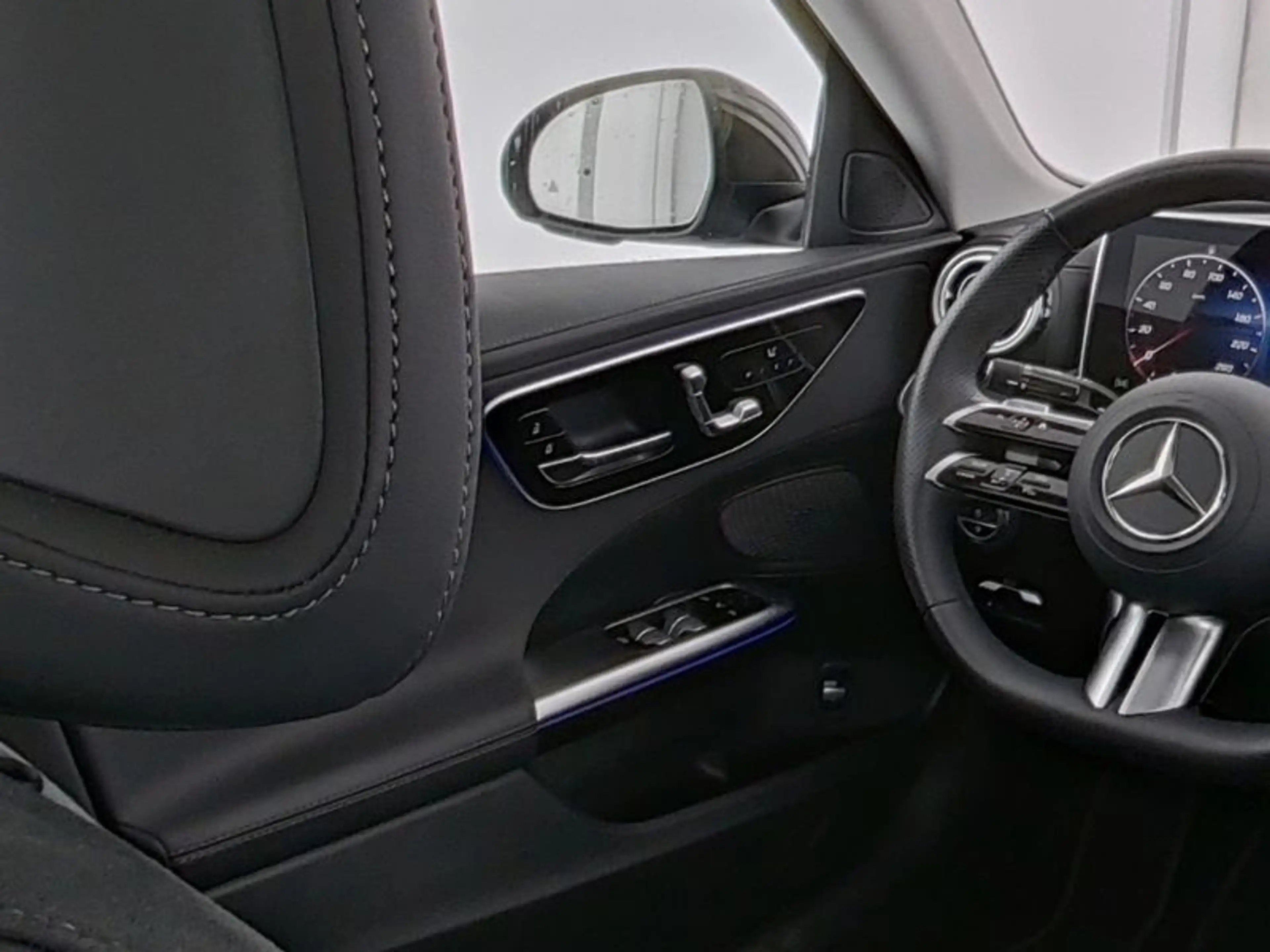 Mercedes-Benz C 180 , AMG MEMO 360 DISTR KAMERA PANO SPUR PDC — photo 10