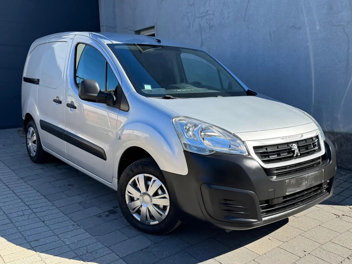 Peugeot Partner 1.6 BlueHDi 100 L1 LICHTE VRACHT EURO 6B Argent - 1