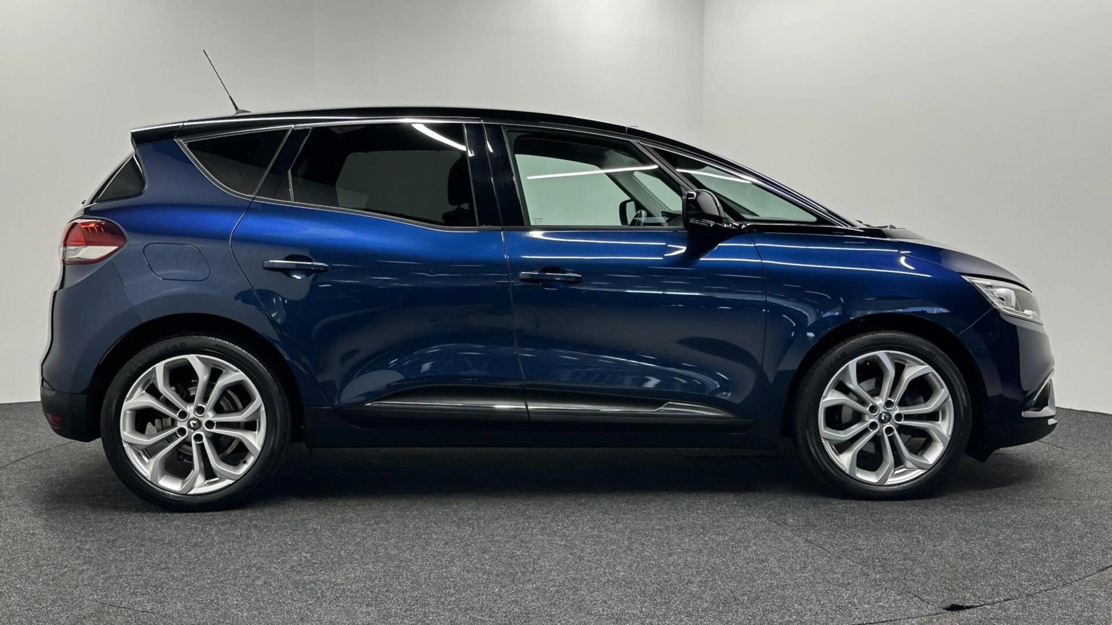 Renault Scenic 1.3 TCe Zen CARPLAY CRUISE 104.000 KM LM — photo 9