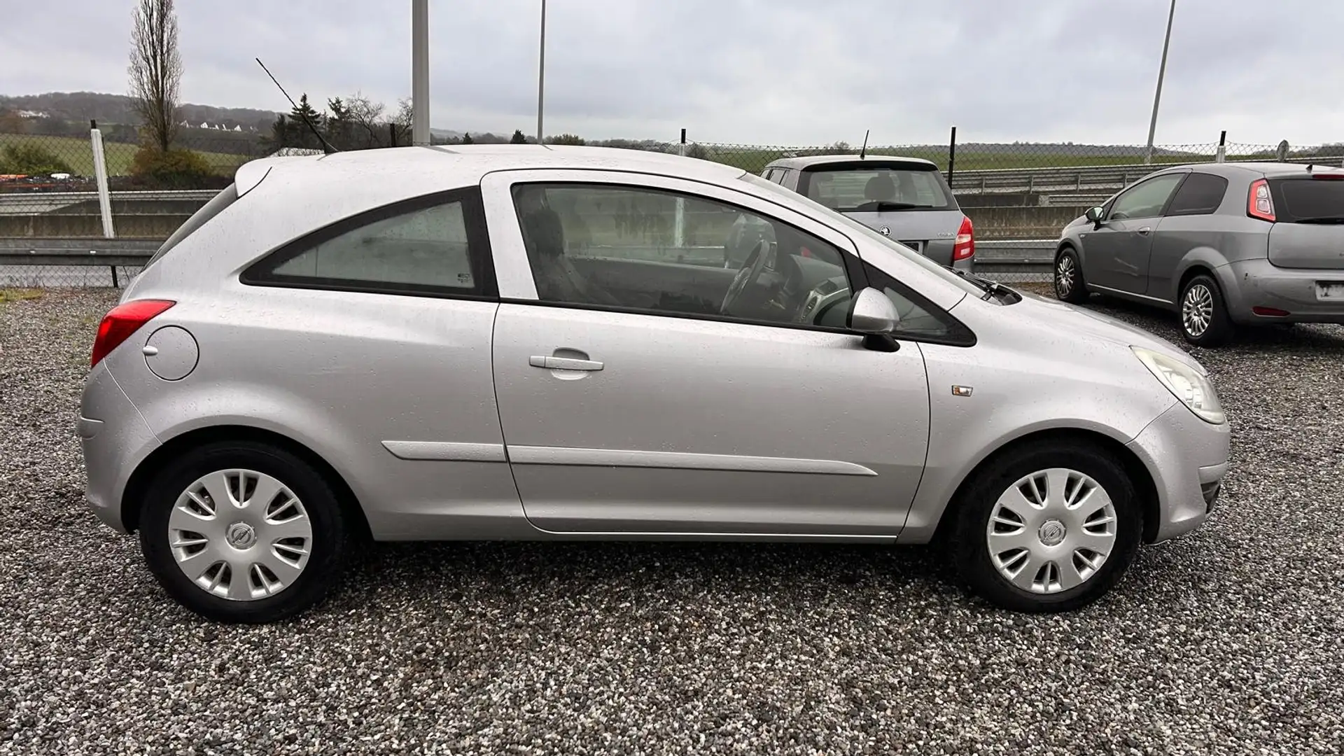 Opel Corsa Corsa 1.2i Enjoy Zilver - 2