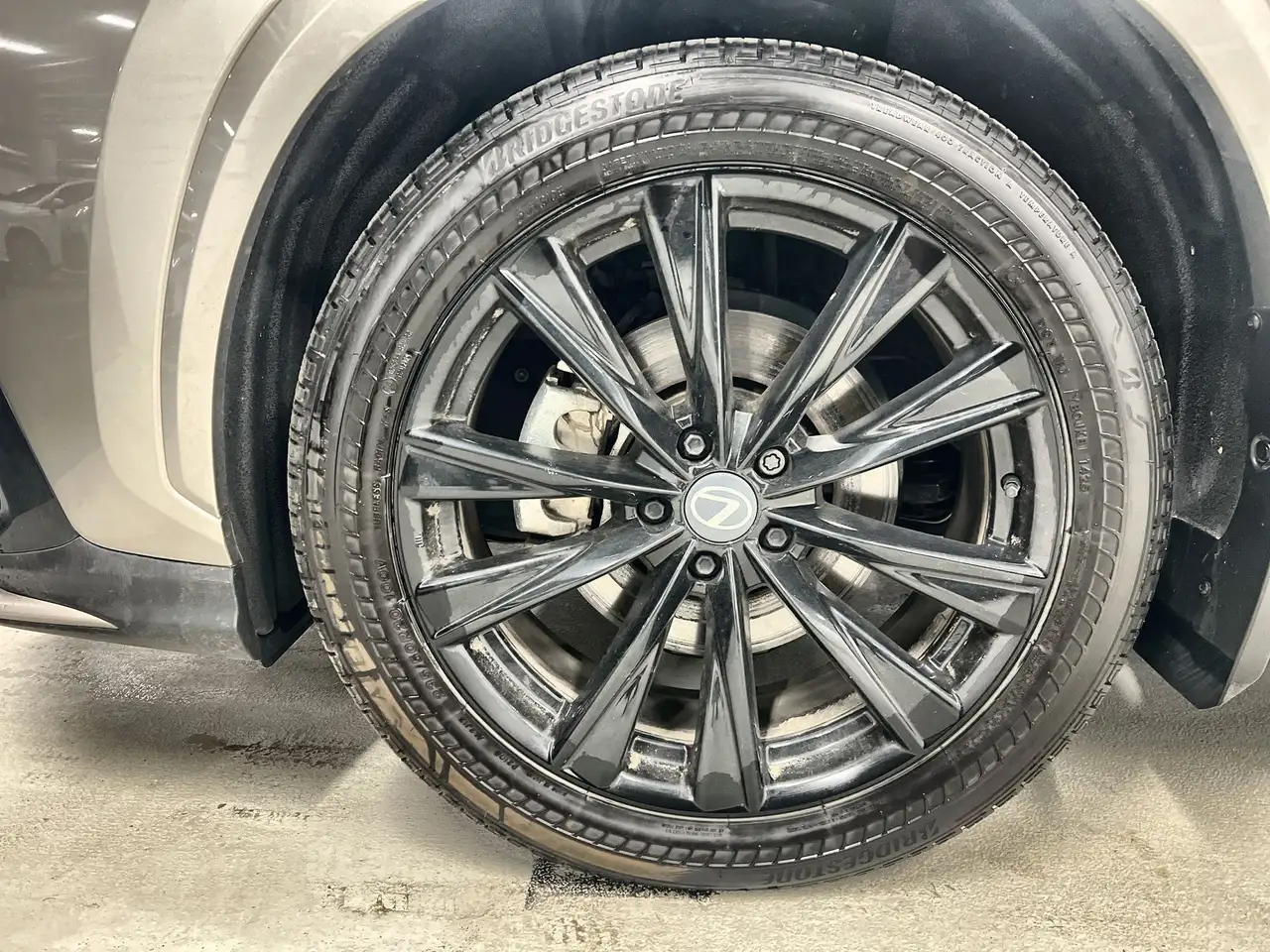 Lexus NX снимка Lexus NX