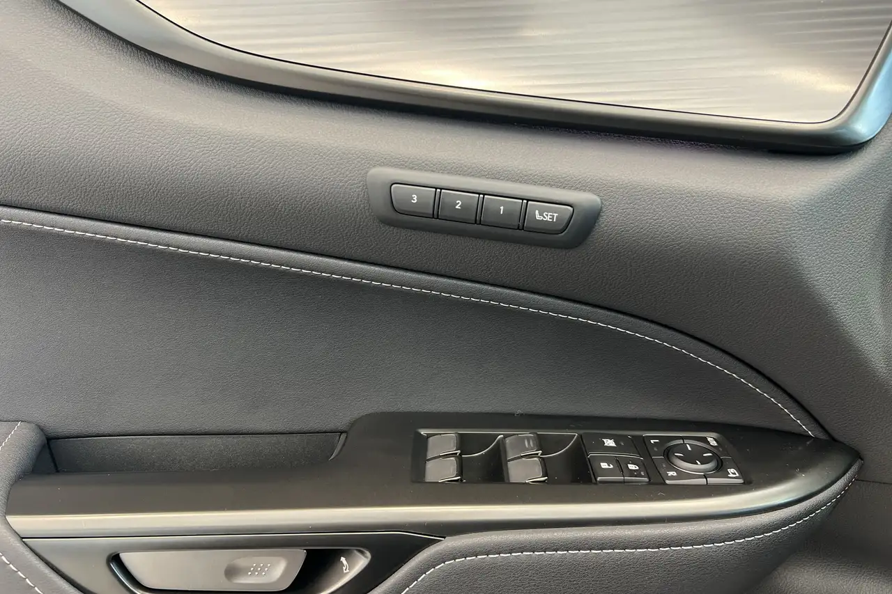 Lexus NX снимка Lexus NX