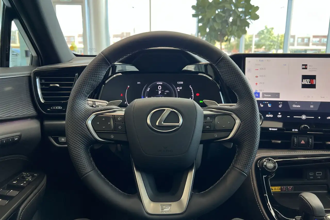 Lexus NX снимка Lexus NX