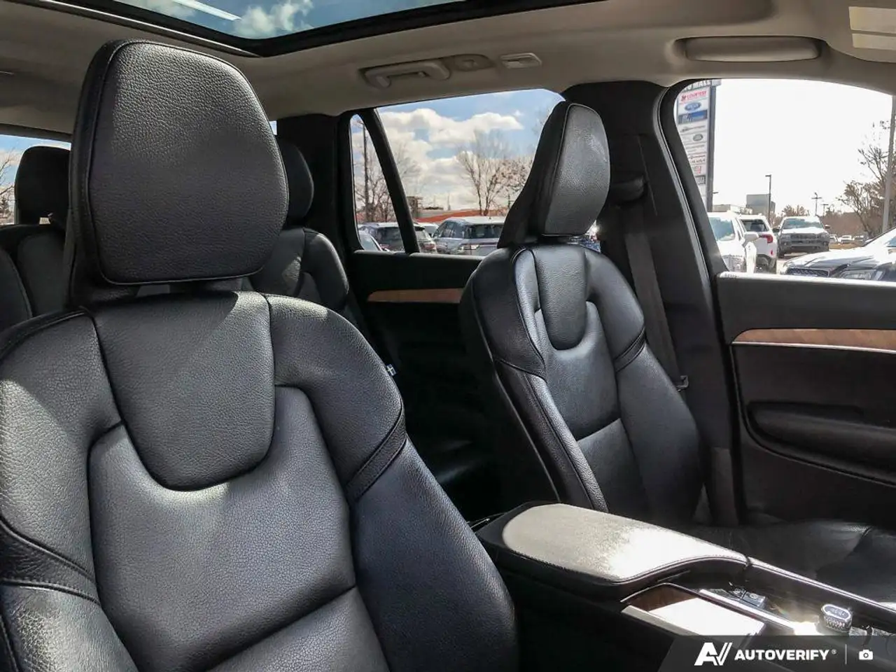 Volvo XC90 снимка Volvo XC90