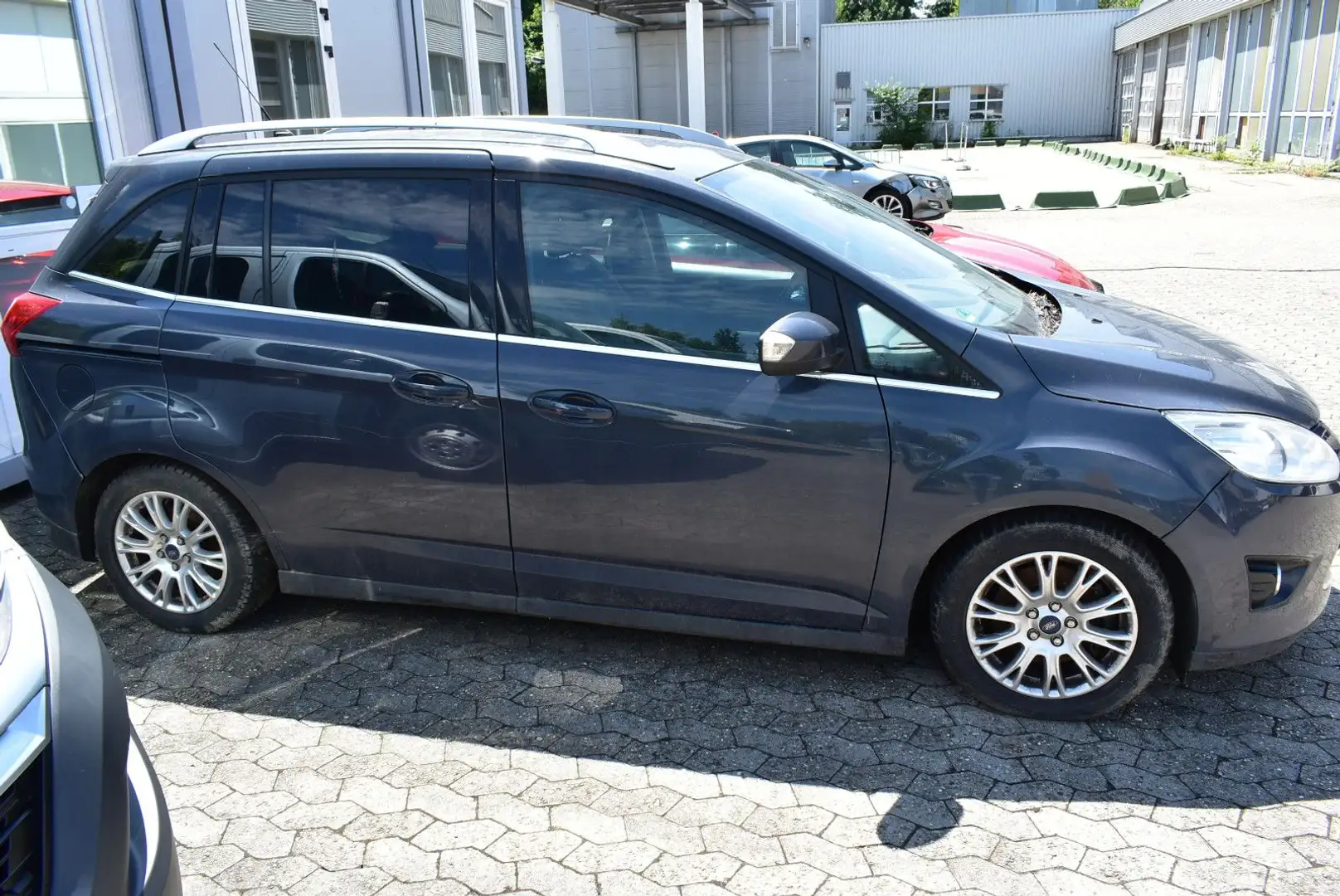 Ford Grand C-Max Grand C-MAX Titanium Grey - 2