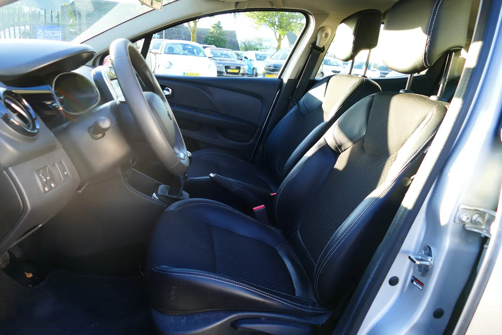 Renault Clio 0.9 TCe Intens Bj2019. Led Koplampen, Navi, Camera Grijs - 2