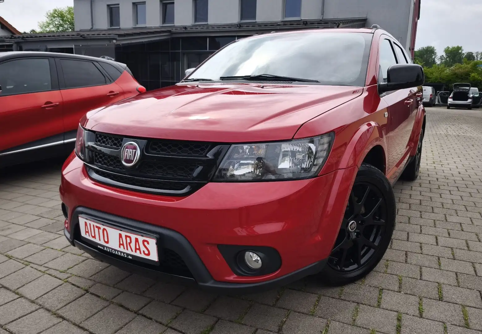 Fiat Freemont 2.0Multijet  Black Code AWD/7Sitzer Červená - 1