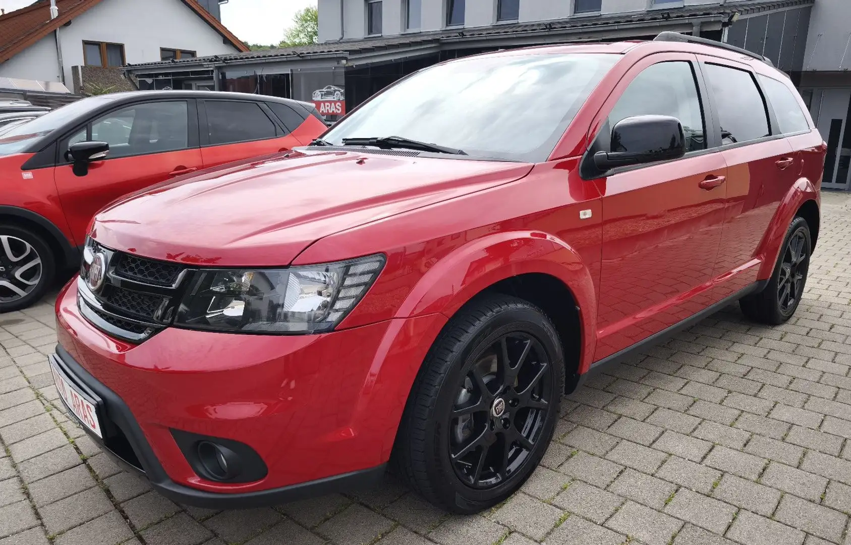 Fiat Freemont 2.0Multijet  Black Code AWD/7Sitzer Červená - 2